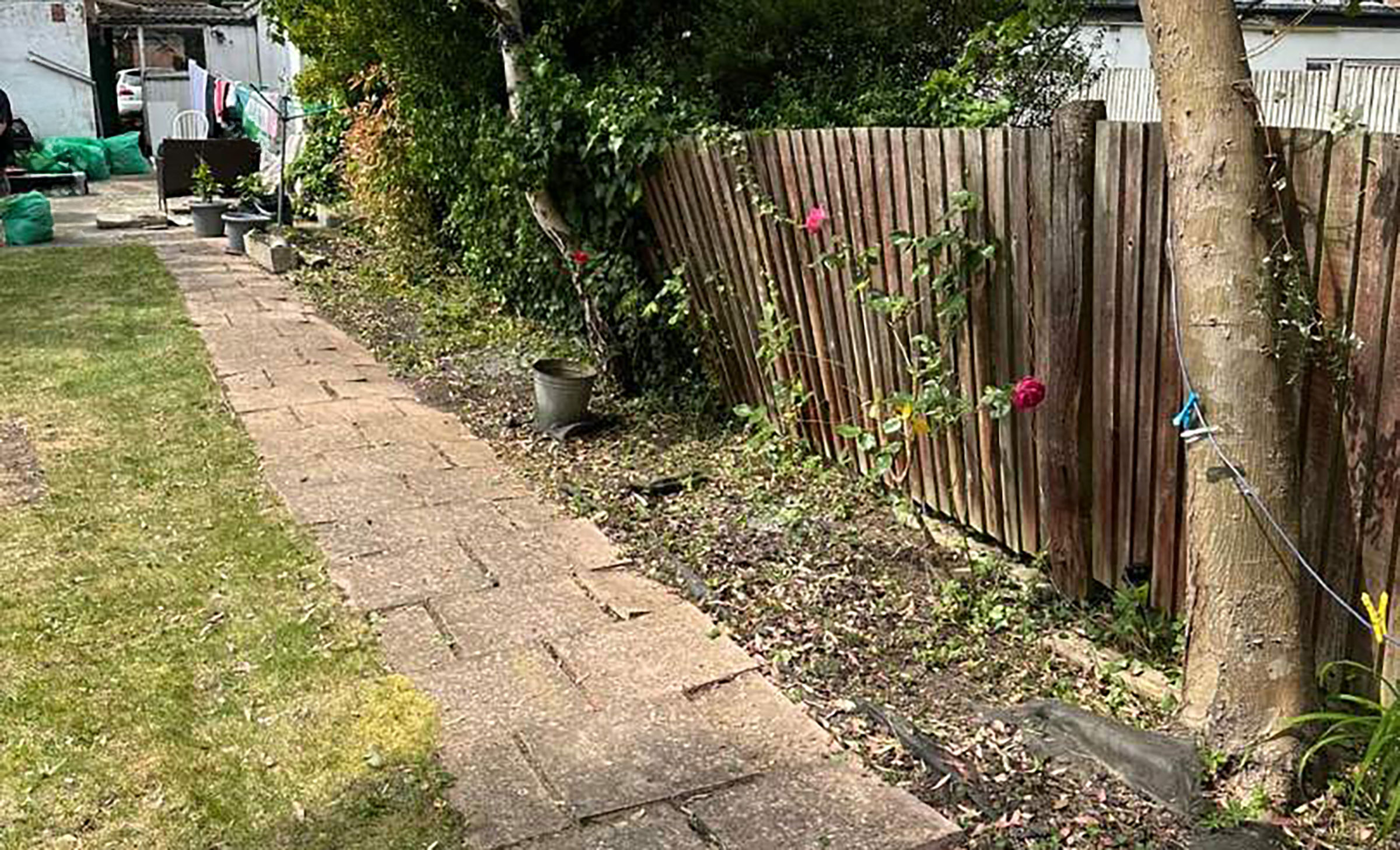 K2 UK volunteers provide gardening assistance to Rainbow Trust family