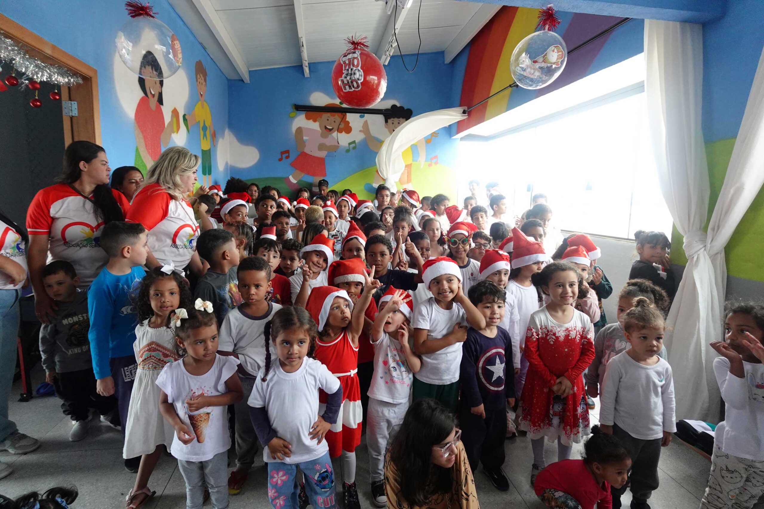 Bringing Christmas magic to pupils in Parelheiros